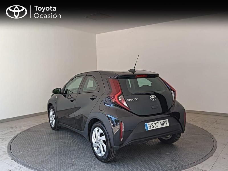 Usado Toyota Aygo X Play 72 CV (52 kW) 2024 Negro SUV