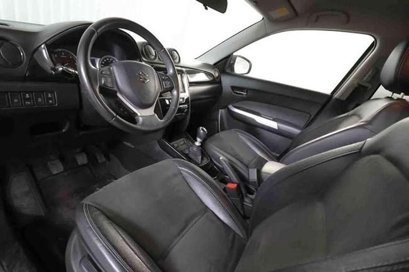 Usado Suzuki Vitara GLX 120 CV (88 kW) 2017 Gris SUV