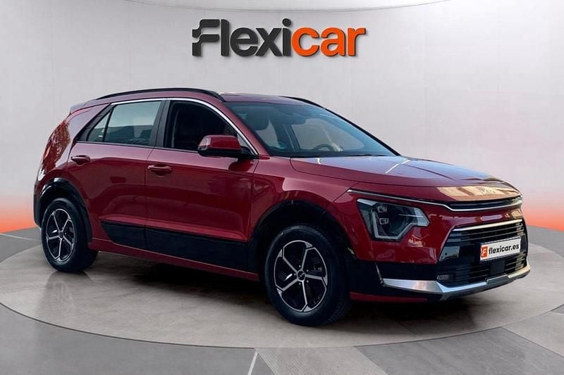 Rojo Usado 2024 Kia Niro 2 SUV | 23.490 € (Precio justo) - Imagen 1/4