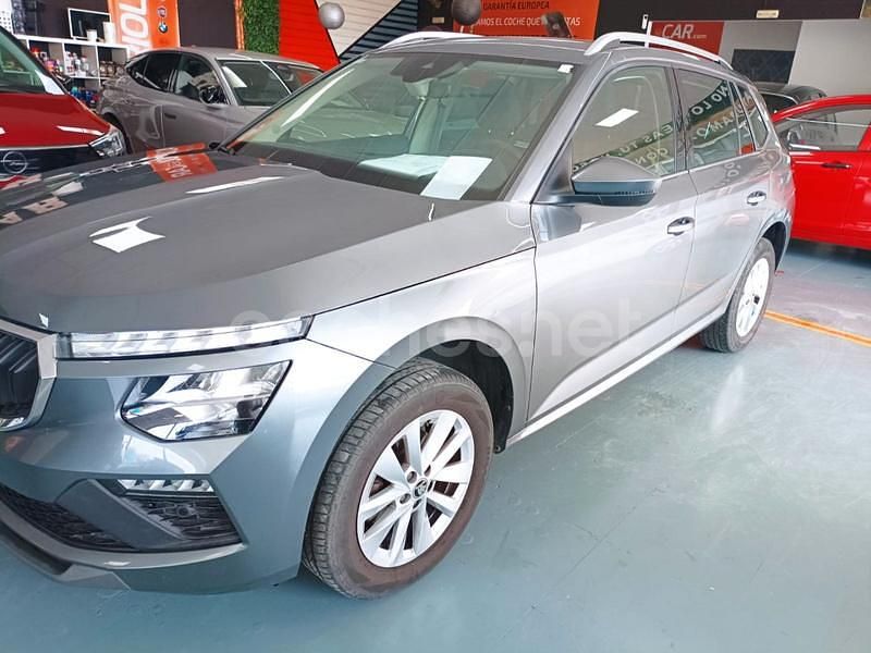 Usado Skoda Kamiq Selection 95 CV (69 kW) 2024 Gris / plata SUV