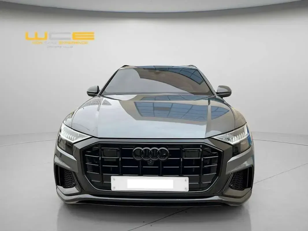 Usado Audi Q8 462 CV (339 kW) 2021 Gris / plata SUV