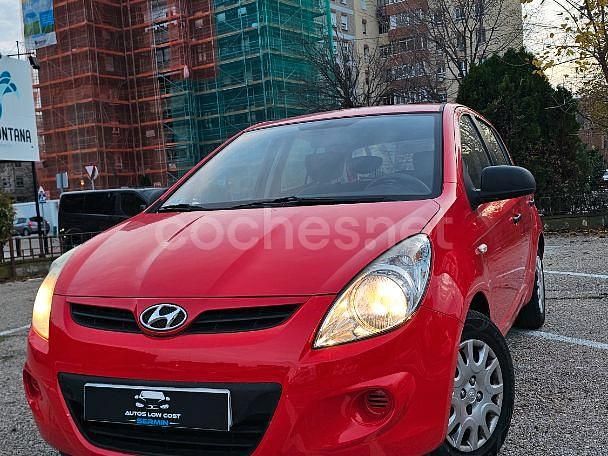 Rojo Usado 2009 Hyundai i20 Comfort Berlina | 5650 € (Precio justo) - Imagen 1/4