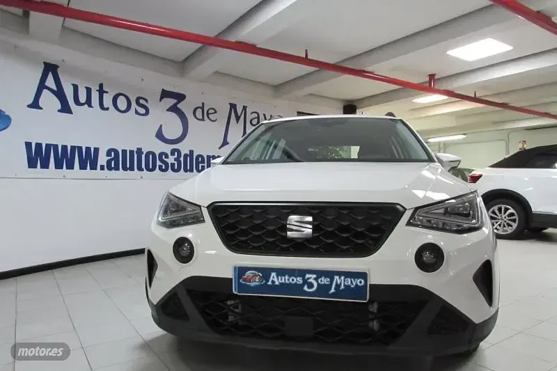 Usado Seat Arona Style 115 CV (84 kW) 2025 Blanco SUV