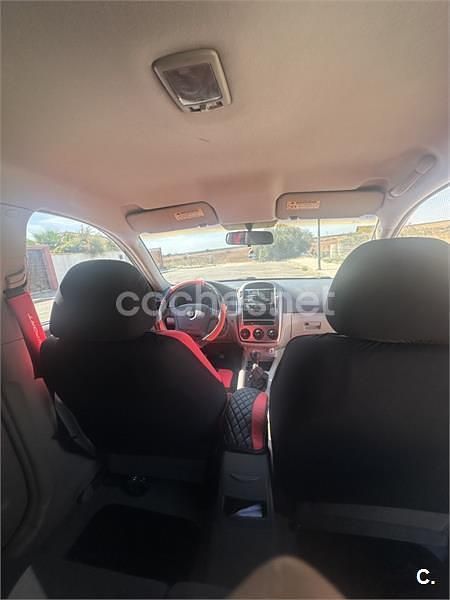 Gris / plata Usado 2005 Kia Cerato LX Berlina | 3500 € (Un poco caro) - Imagen 1/4