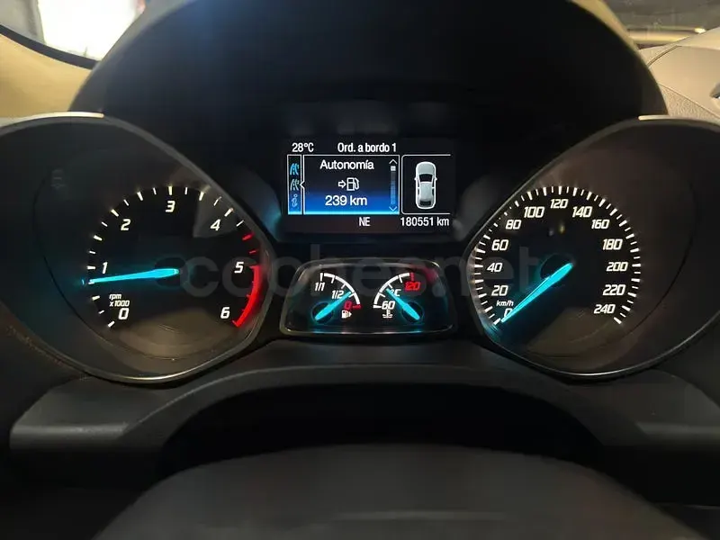 Usado Ford Kuga Titanium 150 CV (110 kW) 2016 Gris / plata SUV