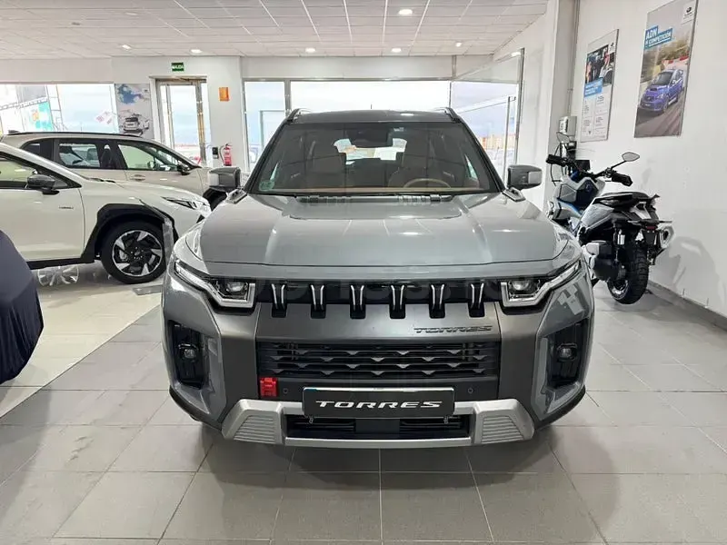Usado KGM Torres 163 CV (119 kW) 2024 Gris / plata SUV