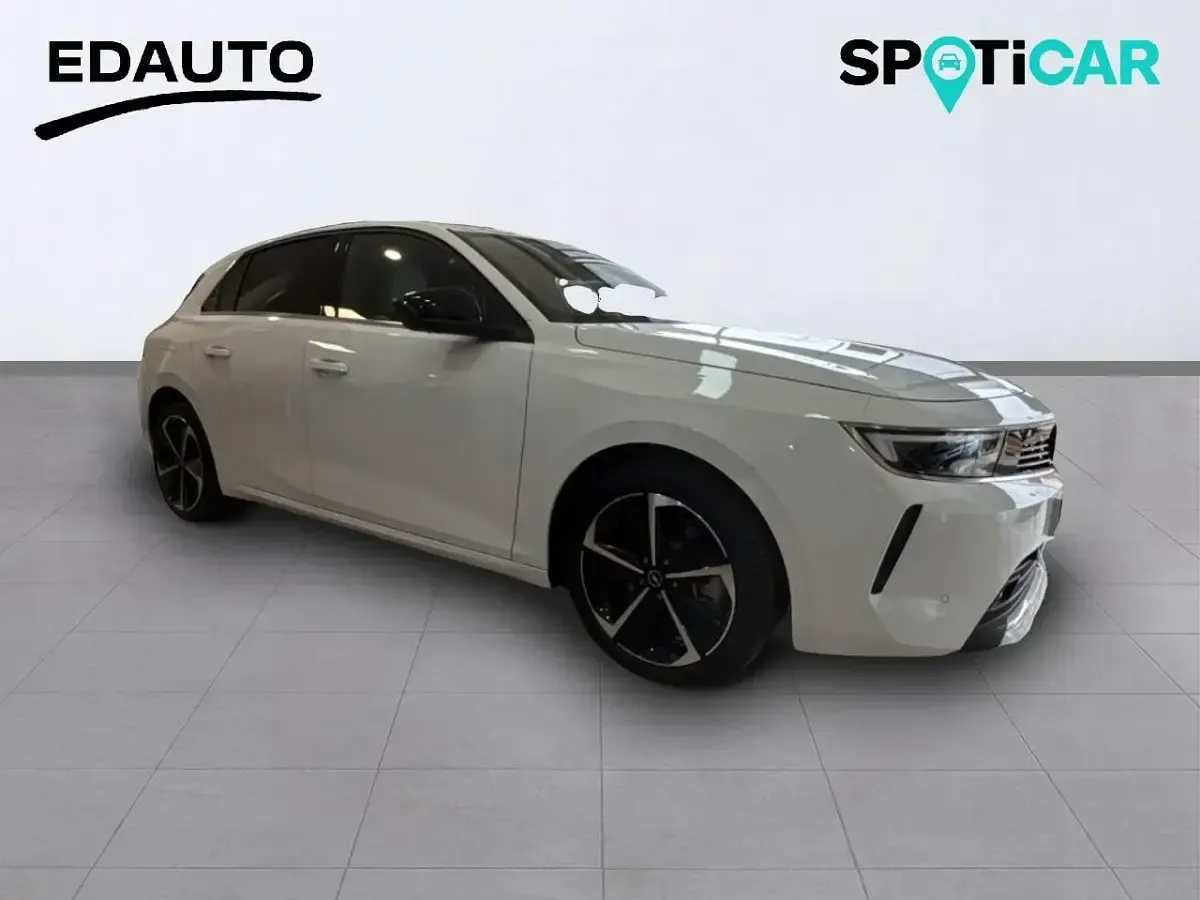 Usado Opel Astra Elegance 181 CV (133 kW) 2024 Blanco Utilitario