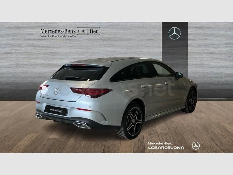 Usado Mercedes CLA250e Shooting Brake AMG line 218 CV (160 kW) 2024 Plateado Familiar