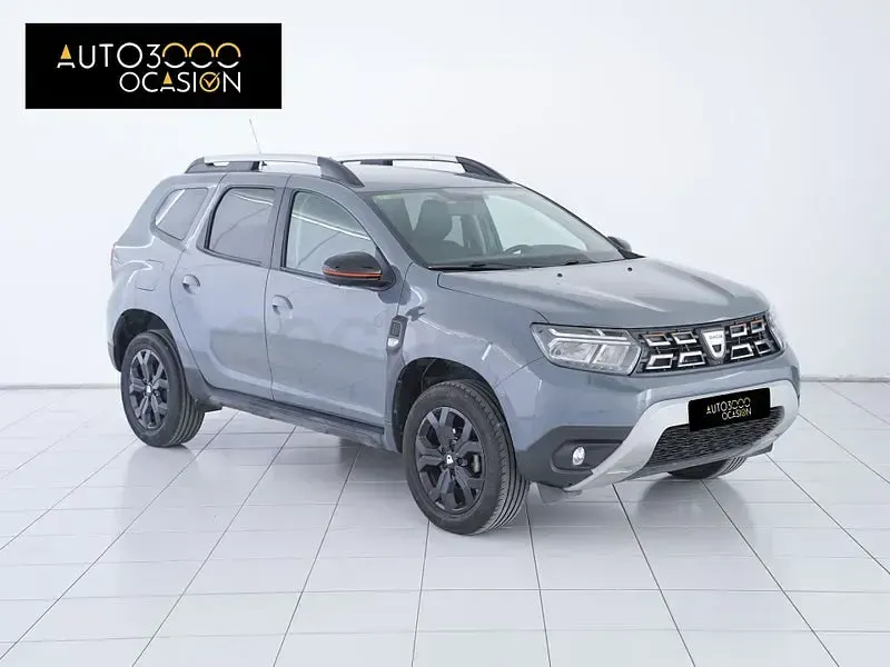 Usado Dacia Duster Extreme 130 CV (95 kW) 2022 Gris / plata SUV
