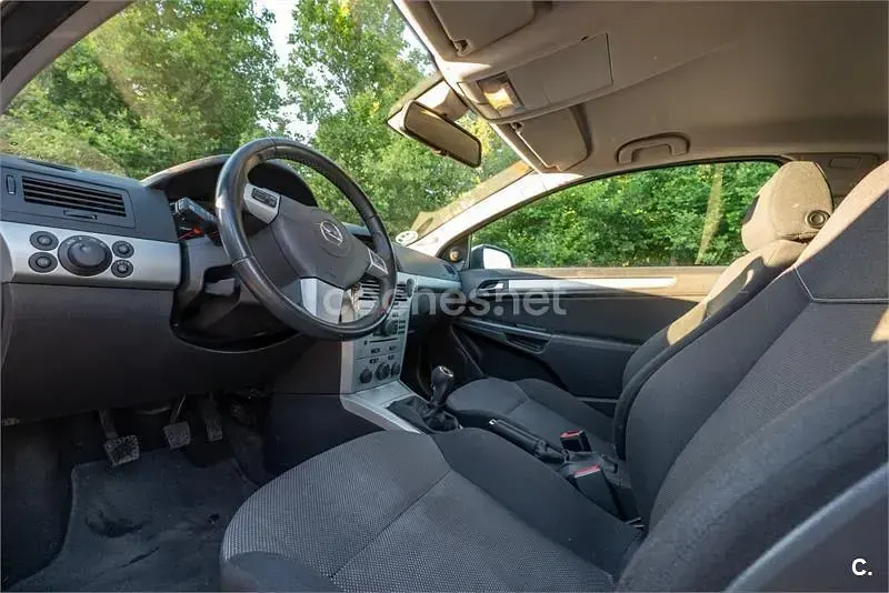 Usado Opel Astra GTC Energy 110 CV (80 kW) 2009 Blanco Berlina