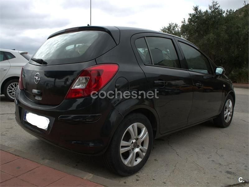 Usado Opel Corsa Essentia 85 CV (62 kW) 2012 Negro Utilitario