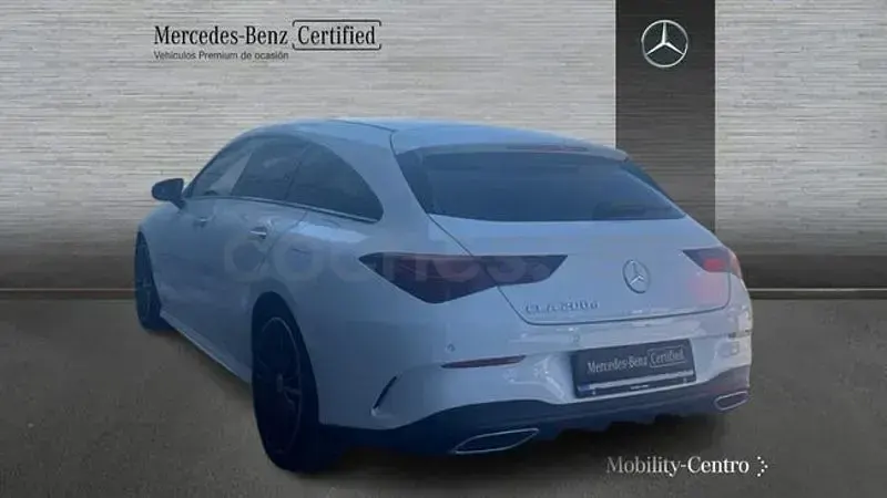 Usado Mercedes CLA200 Shooting Brake 150 CV (110 kW) 2024 Blanco polar Familiar