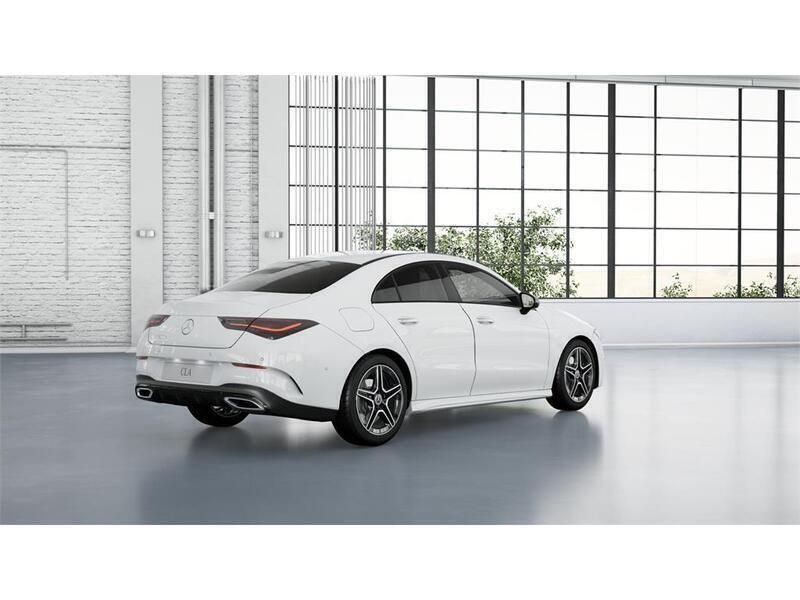 Usado Mercedes CLA250e 218 CV (160 kW) 2024 Blanco polar Berlina