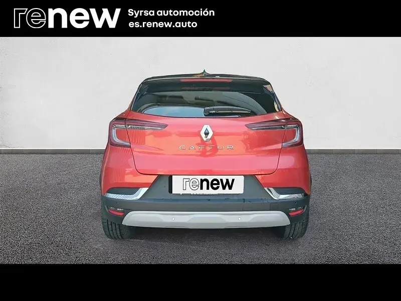 Usado Renault Captur Zen 140 CV (102 kW) 2022 Rojo SUV