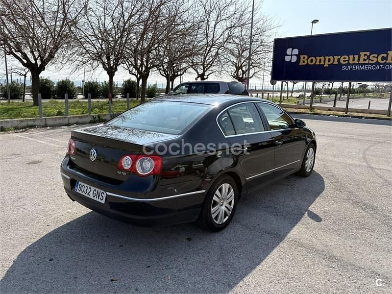 Usado VW Passat Highline 140 CV (102 kW) 2009 Negro Berlina