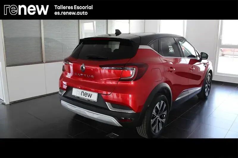 Usado Renault Captur Techno 90 CV (66 kW) 2023 Rojo SUV