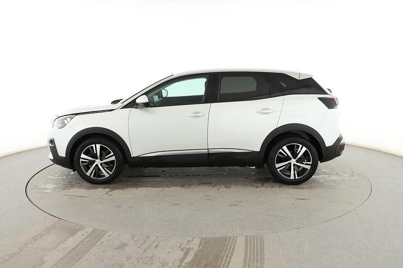 Usado Peugeot 3008 Allure 130 CV (95 kW) 2019 Blanco SUV