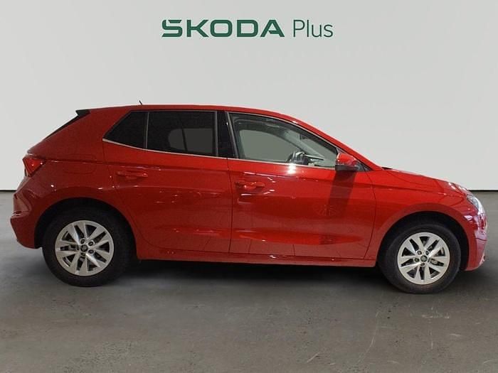 Usado Skoda Fabia Selection 95 CV (69 kW) 2025 Rojo Utilitario