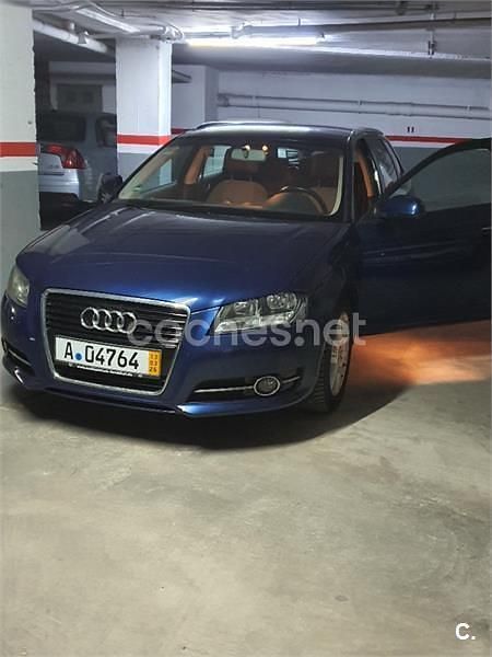Usado Audi A3 110 CV (80 kW) 2013 Azul Berlina