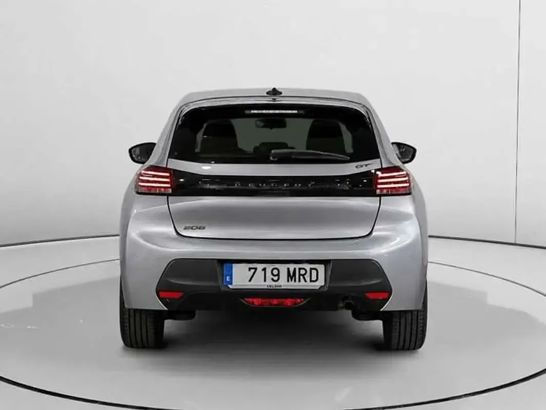Usado Peugeot 208 Active 75 CV (55 kW) 2024 Gris Utilitario