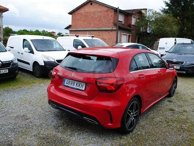 Usado Mercedes A200 136 CV (100 kW) 2018 Rojo Berlina