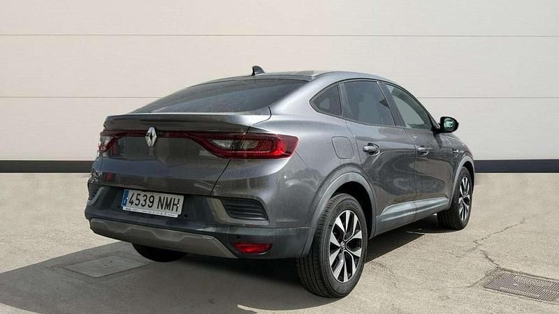 Käytetty Renault Arkana Evolution 141 HP (103 kW) 2022 Harmaa Katumaasturi