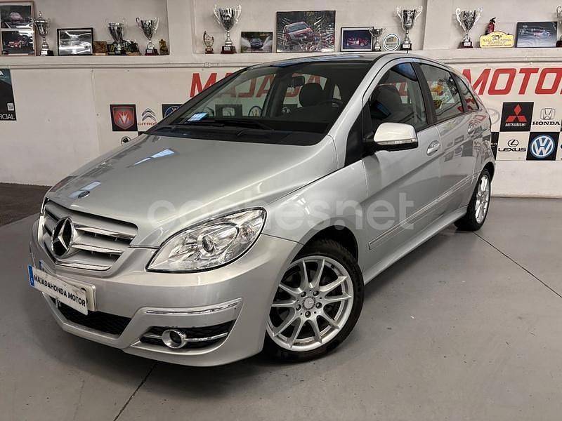 Gris / plata Usado 2010 Mercedes B180 Sport Edition Monovolumen | 7950 € (Precio justo) - Imagen 1/4