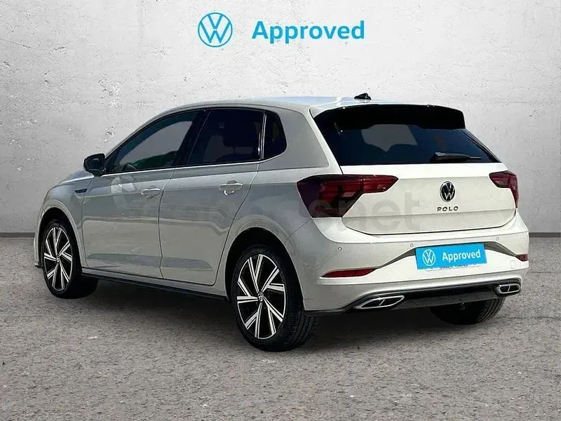 Usado VW Polo R-line 95 CV (69 kW) 2022 Gris / plata Utilitario
