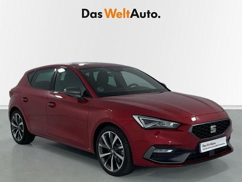 Rojo Usado 2024 Seat Leon FR Berlina | 27.990 € (Precio justo) - Imagen 1/4