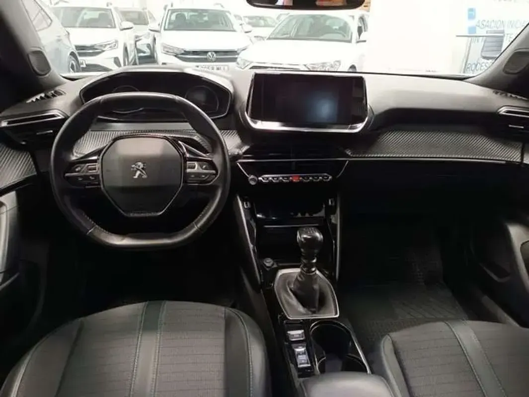 Usado Peugeot 2008 Allure 101 CV (74 kW) 2023 Gris SUV