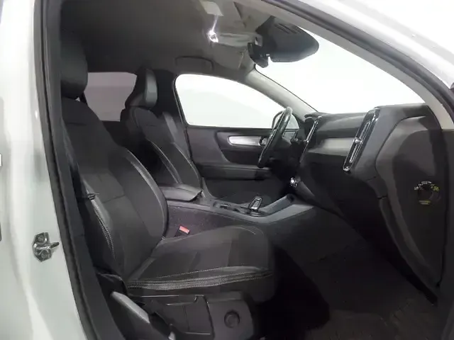 Usado Volvo XC40 150 CV (110 kW) 2020 Blanco SUV