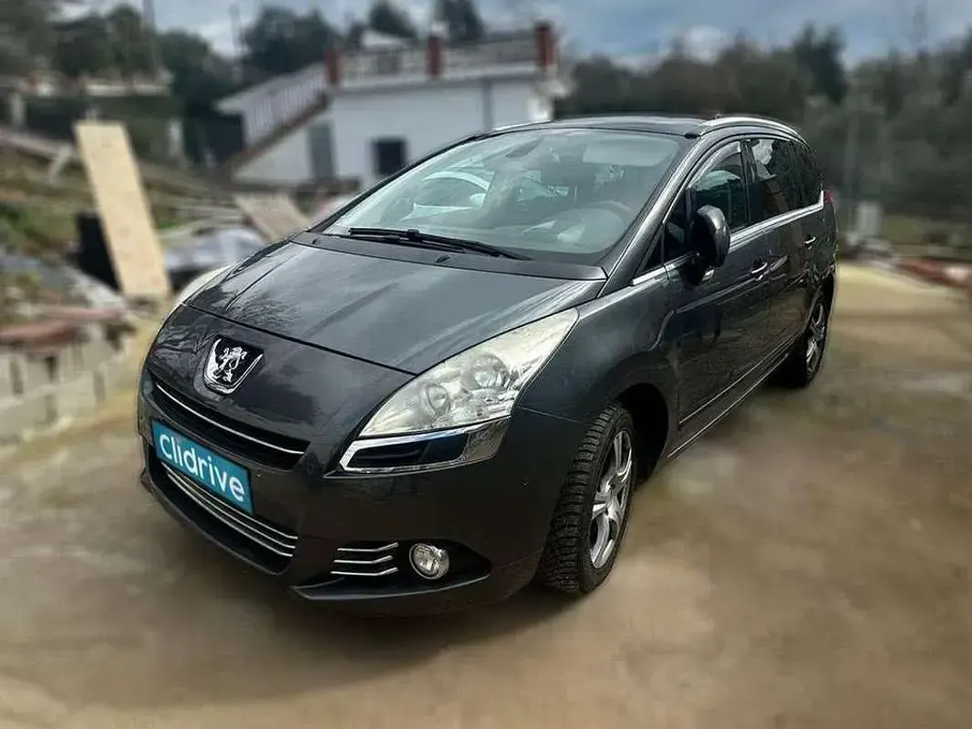 Usado Peugeot 5008 Sport 156 CV (114 kW) 2010 Gris Monovolumen