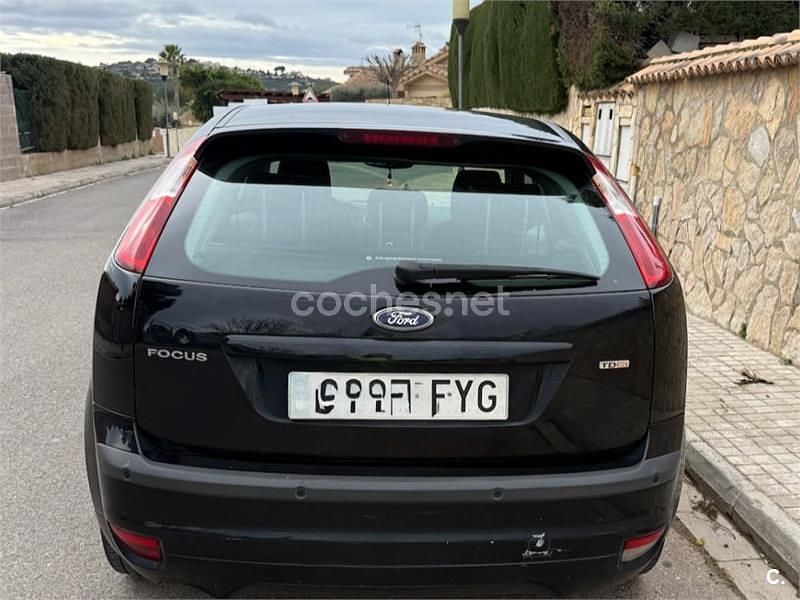 Usado Ford Focus Trend 115 CV (84 kW) 2007 Negro Berlina