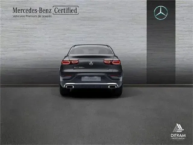 Usado Mercedes GLC300e 306 CV (225 kW) 2023 Gris grafito SUV