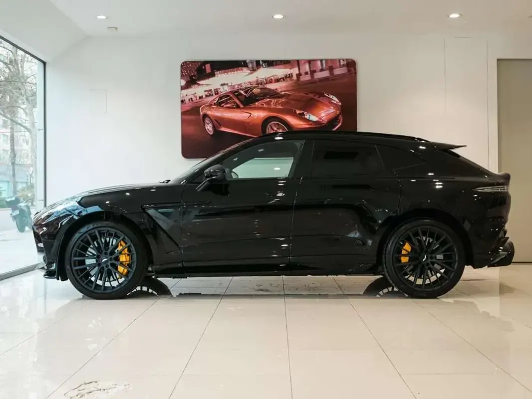Usado Aston Martin DBX 707 707 CV (519 kW) 2024 Negro SUV