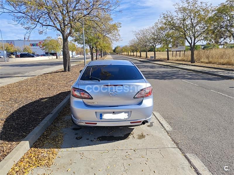 Usado Mazda 6 Luxury 163 CV (119 kW) 2010 Violeta / lila Berlina