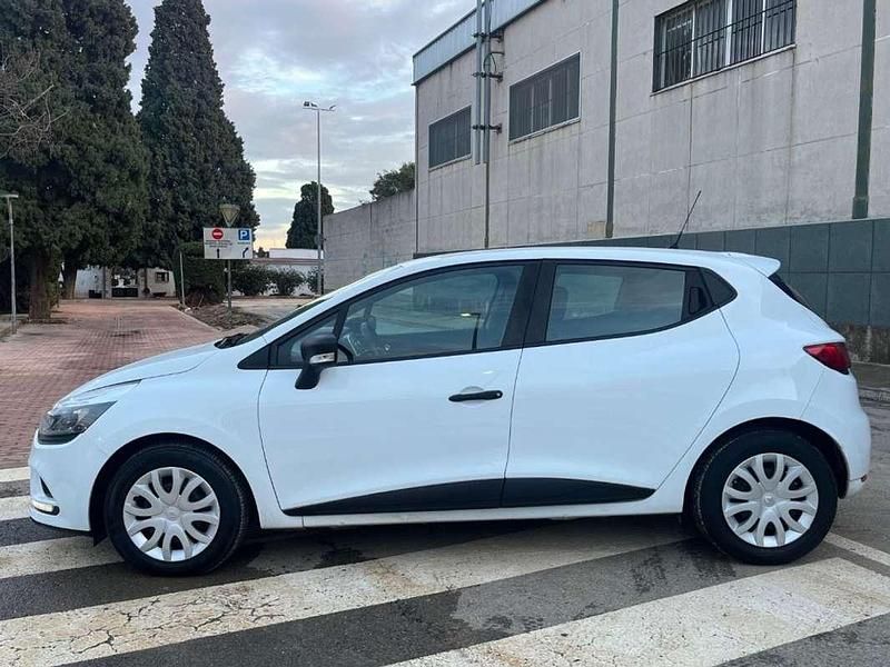 Usado Renault Clio IV Business 75 CV (55 kW) 2019 Blanco Utilitario