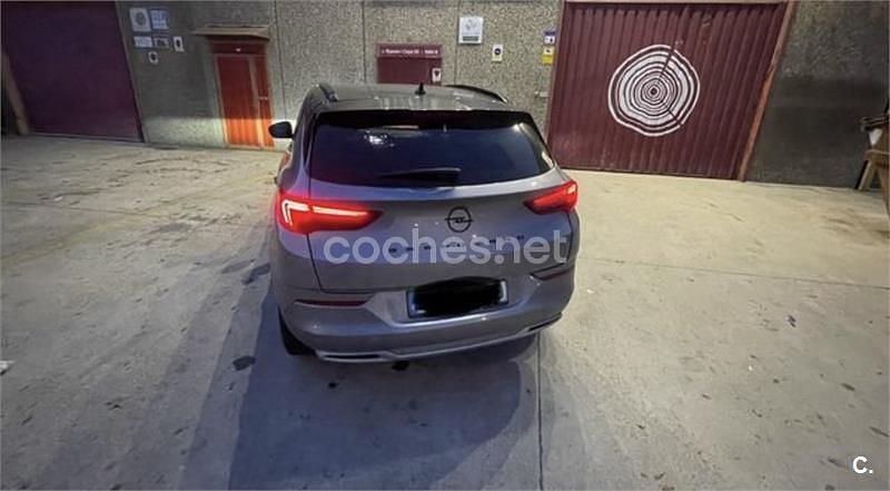 Usado Opel Grandland X Ultimate 130 CV (95 kW) 2022 Gris / plata SUV