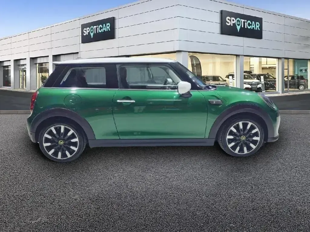 Usado Mini Cooper SE 135 kW (184 CV) 2023 Verde Utilitario