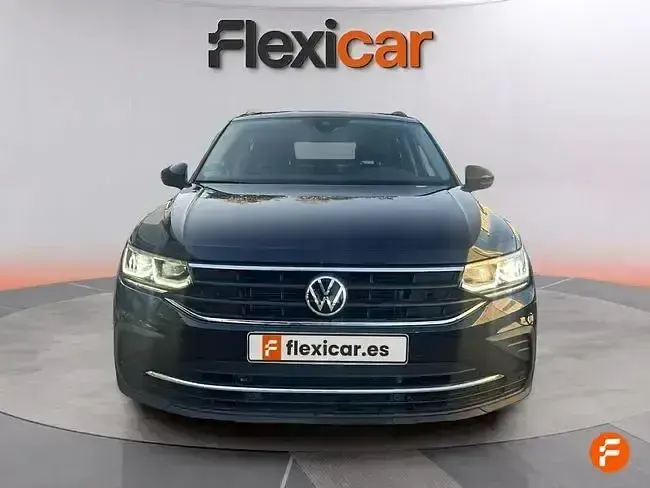 Usado VW Tiguan Life 150 CV (110 kW) 2021 Negro SUV