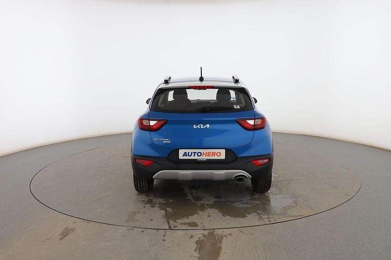 Usado Kia Stonic 101 CV (74 kW) 2022 Azul SUV