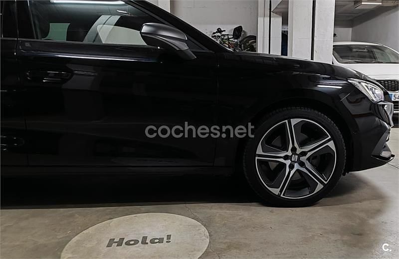 Usado Seat Leon FR 204 CV (150 kW) 2021 Negro Familiar