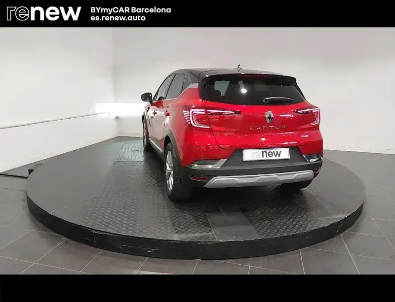 Usado Renault Captur Zen 140 CV (102 kW) 2022 Rojo SUV