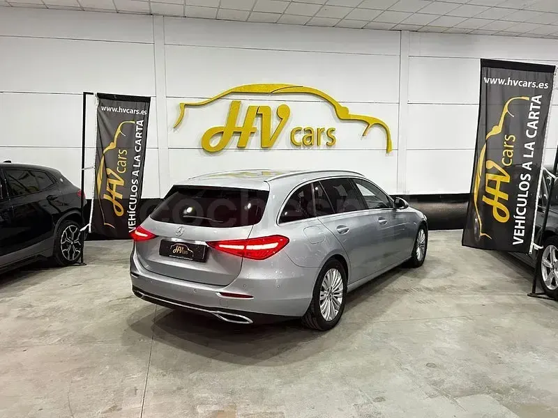 Usado Mercedes C200 163 CV (119 kW) 2022 Gris / plata Familiar