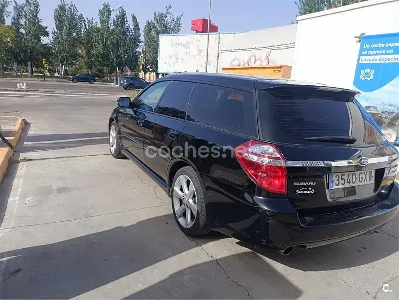 Usado Subaru Legacy 150 CV (110 kW) 2010 Negro Familiar