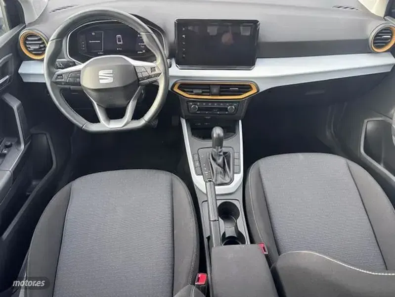 Usado Seat Arona Style 115 CV (84 kW) 2025 Blanco SUV