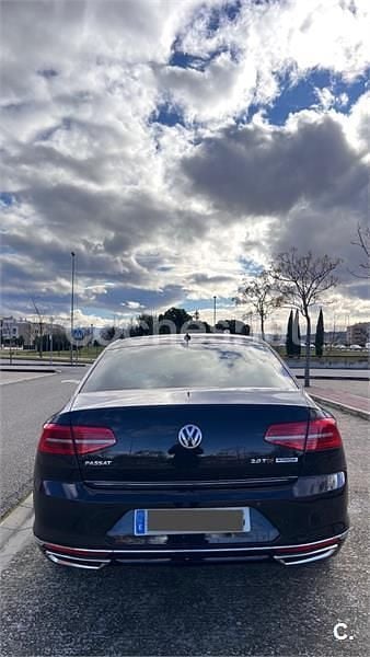 Usado VW Passat Sport 150 CV (110 kW) 2015 Negro Berlina