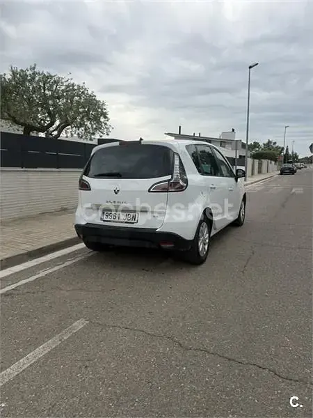 Usado Renault Scenic E-Tech LIMITED 115 CV (84 kW) 2014 Blanco Monovolumen