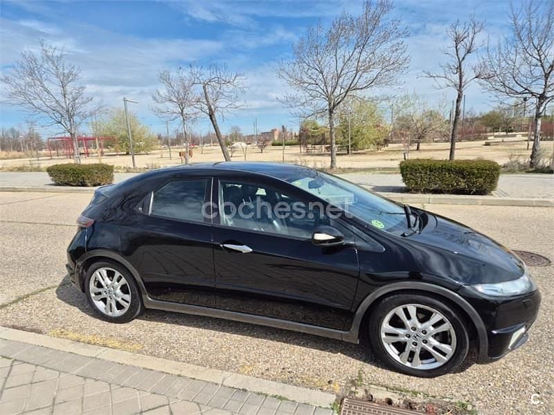 Usado Honda Civic Executive 140 CV (102 kW) 2009 Negro Berlina