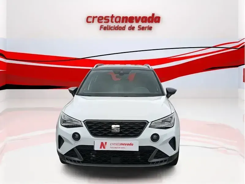 Usado Seat Arona FR 150 CV (110 kW) 2025 Blanco SUV